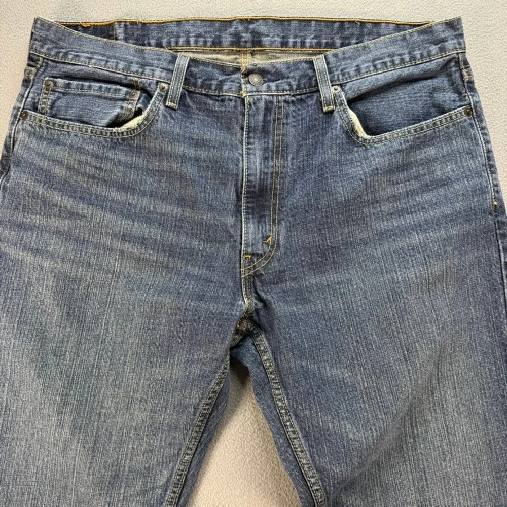 Levi Strauss Jeans Mens 38x30 (fits 38x28) Blue 559 Relaxed Straight Leg Casual‎